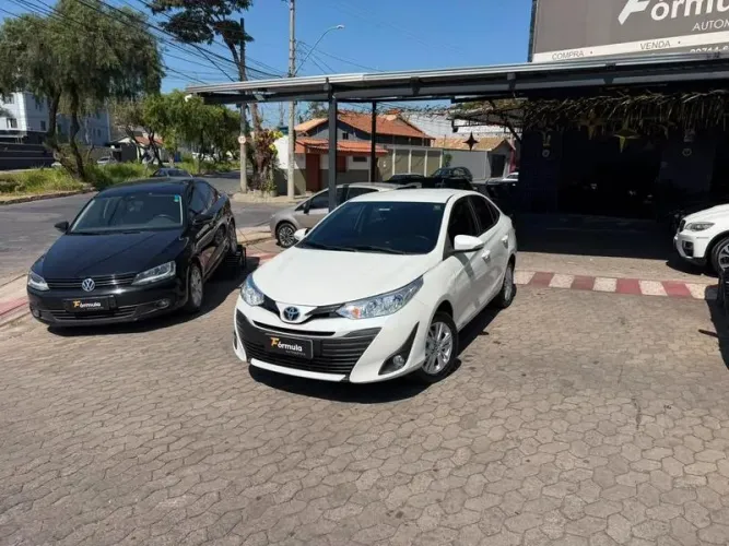 Toyota Yaris XL Sedan 1.5 Flex 16V 4P Aut. 2019