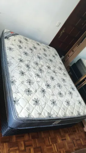 Colchão Ortobom com Box de madeira