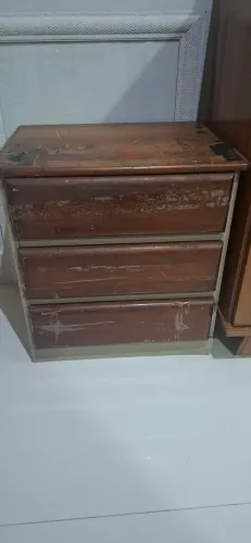 Criado mudo em mogno madeia maçica