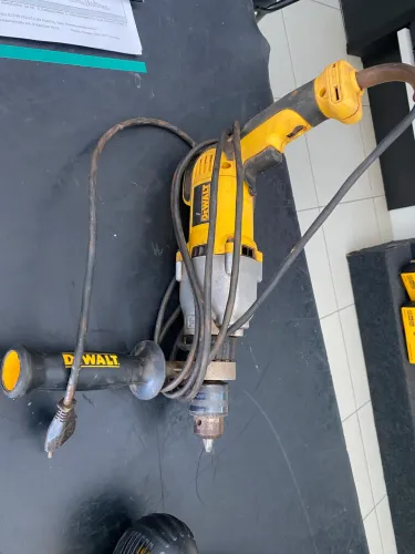 Furadeira Dewalt DWD520-B2 220