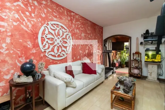 Casa à Venda - Água Fria, 3 Quartos, 200 m2