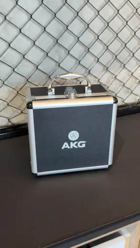 AKG P420 - MICROFONE CONDENSADOR PROFISSIONAL