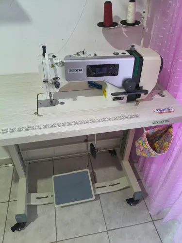 Máquina de costura