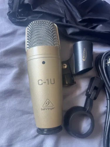 Microfone condensador Behringer C-1U