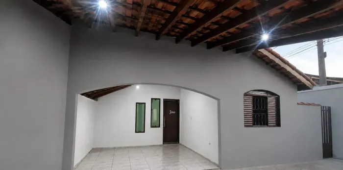 Casa 02 Dormitórios 01 Suíte- 4 Vaga Garagem- Zona Oeste- Proximo Av: Americo Figueredo
