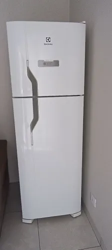 Geladeira Electrolux 371L