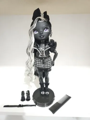Boneca Shanelle Onyx Shadow High Completa
