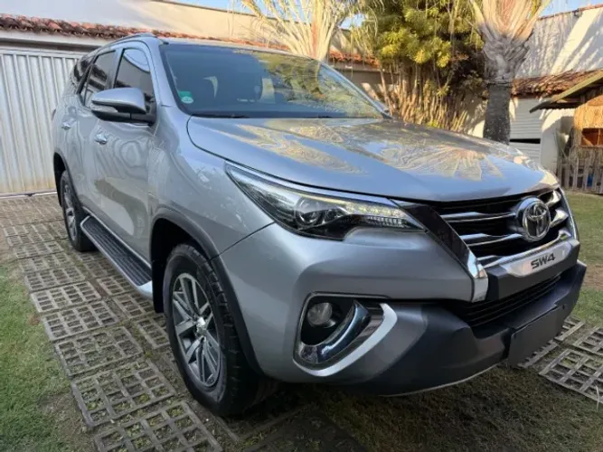 Toyota Hilux SW4 SRX 4X4 2.8 TDI 16V Dies. Aut. 2017