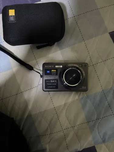 Cybershot sony 13,6 megapixels
