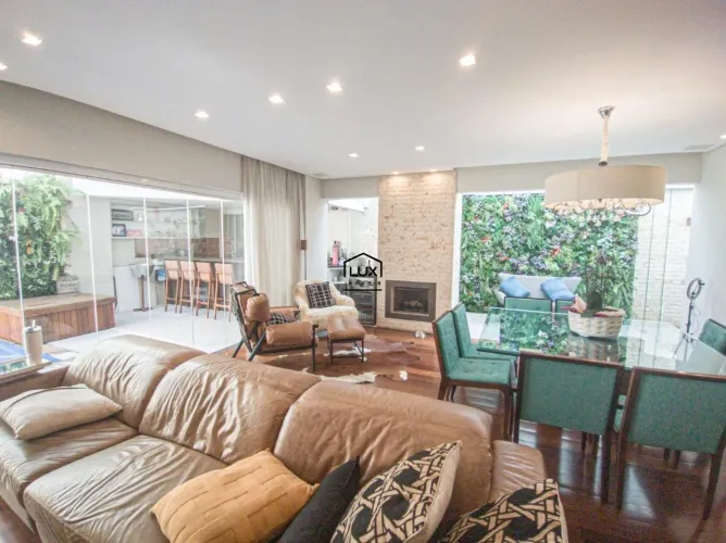 Casa em Condomínio em Moema