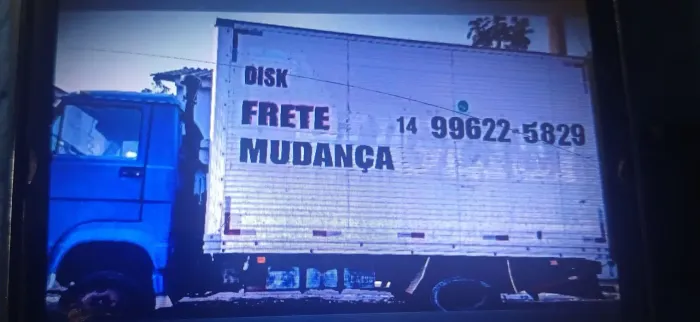 Frete & Mudanças c baú 3/4