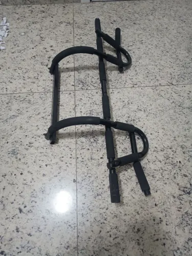 Barra de exercícios multifuncional para porta