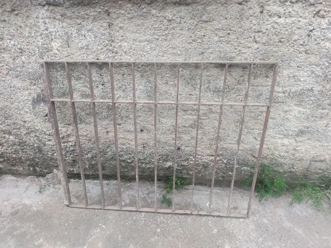 Vendo Portão de Ferro 