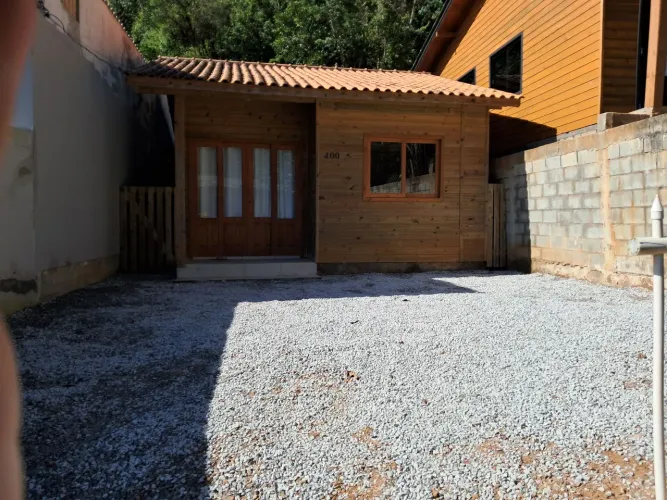 CASA NO RIBEIRAO DA ILHA 2KM DA PRAIA