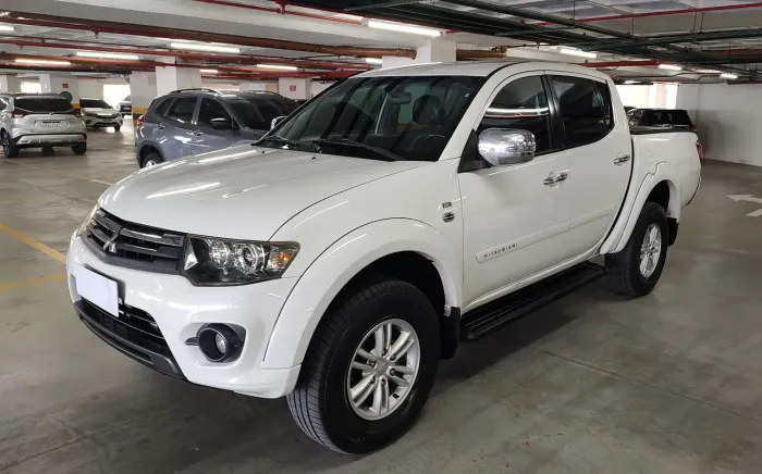 Mitsubishi L200 Triton HPE 3.2 CD TB Int.diesel AUT 2015