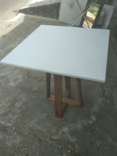 Mesa em Mdf Branco