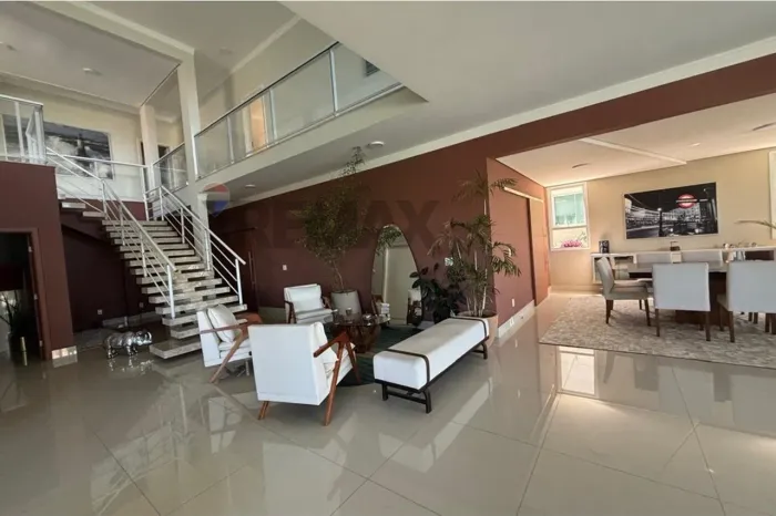 RE/MAX ALUGA CASA DE ALTO PADRÃO NO CONDOMÍNIO CHÁCARA FLORA VALINHOS