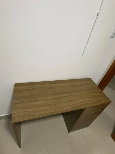 Mesa de computador semi nova