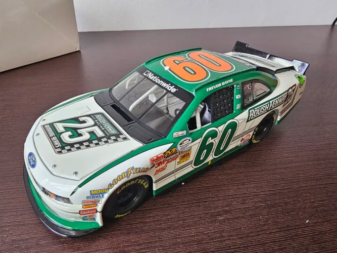 Miniatura Diecast Lionel 1:24 NASCAR Ford Mustang Roush Fenway 25 Years