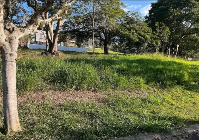 Venda de Terreno em Condomínio Fechado - Jambeiro/SP