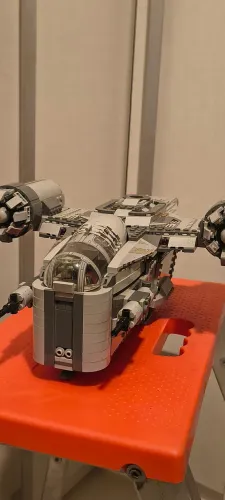 Lego Star Wars 75292 - The Razor Crest completa