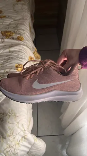 Tênis nike cor rosa