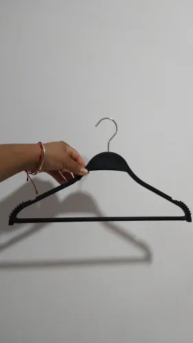Vendo cabides reforçados