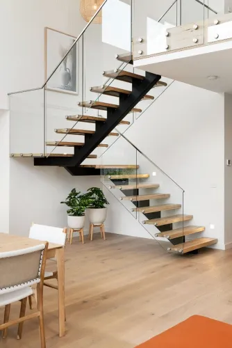 Escadas Metálicas Premium - Design, Engenharia e Elegância em Cada Detalhe