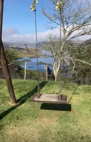 Granja á venda no condomínio Enseada, toda mobiliada e com vista maravilhosa pra represa!
