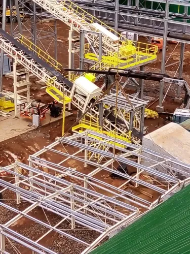 Disponível trabalho como PJ ou diária e CLT.