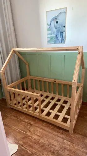 Cama montessoriana modelo casinha 