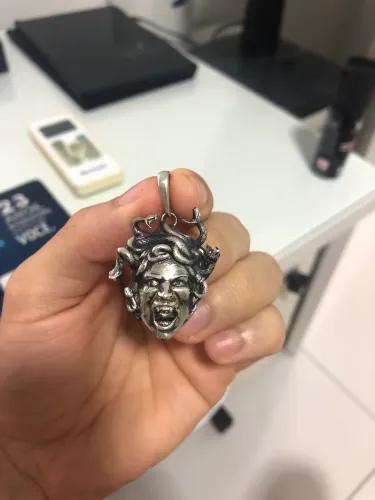 Pigente Medusa prata maciça