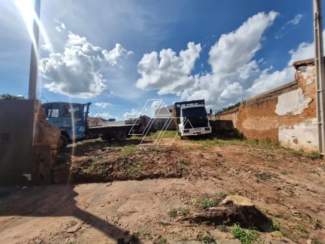 Terreno à venda no Bairro Alto Cafezal 196m² Próximo ao Centro Marília/SP