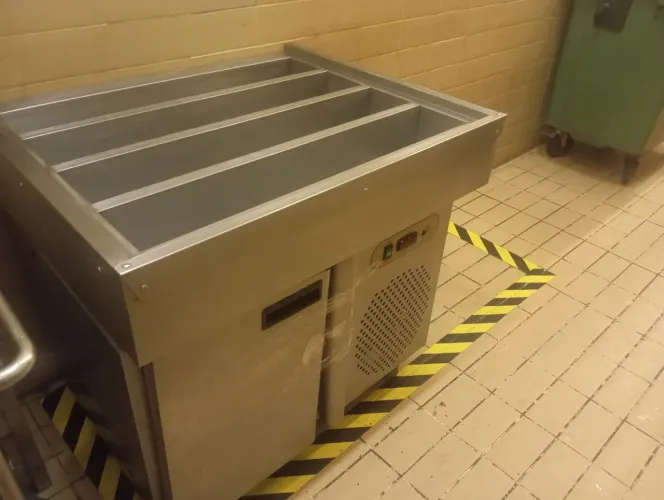 Pista fria com gaveteiro (marca Topema)