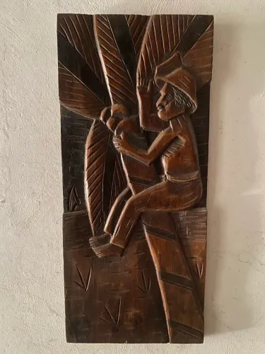 Quadro de Madeira Antigo - Leia o Anúncio