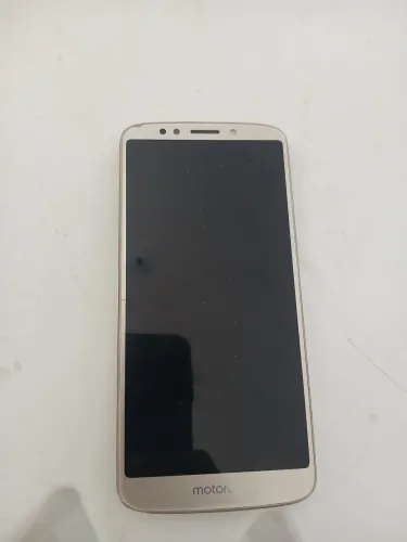 Celular moto g6play quebrado so serve para retirar as peças