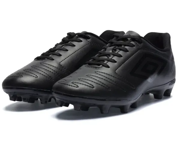Vende-se chuteira da umbro de cravo