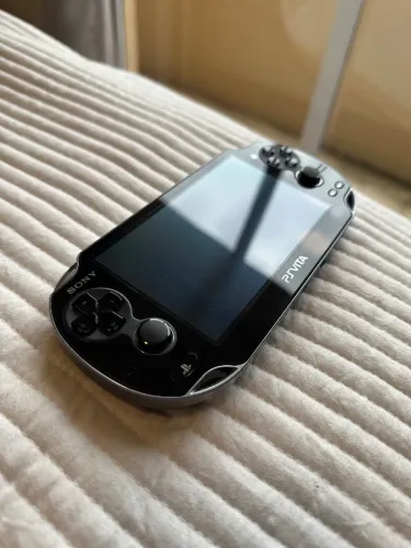 PS Vita PCH-1010 Desbloqueado como NOVO