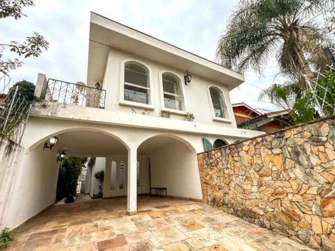 Casa para venda em Vila Sônia com 6 quartos, sendo 1 suíte, 377m²