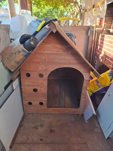 Casinha de Madeira para Cachorro Grande Porte - Usada
