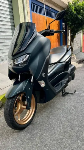 Nmax 160 2022/2023 Verde - 22k km - Manual e Chave Reserva