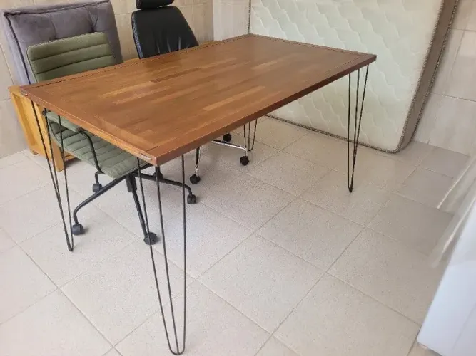 MESA com tampo 1,66 M X 85 CM ARMAZÉM e pés em ferro 80cm