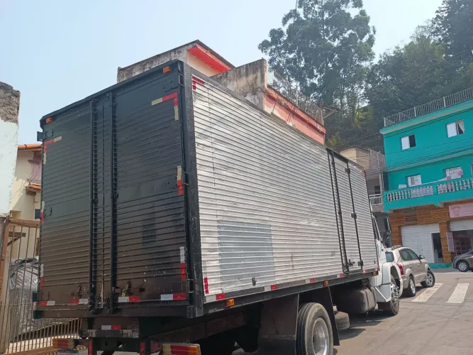 TRANSPORTES E MUDANÇAS COM SEGURANÇA E PREÇO JUSTO