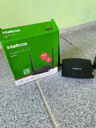 Roteador Wi-Fi Intelbras 300Mbps bem conservado