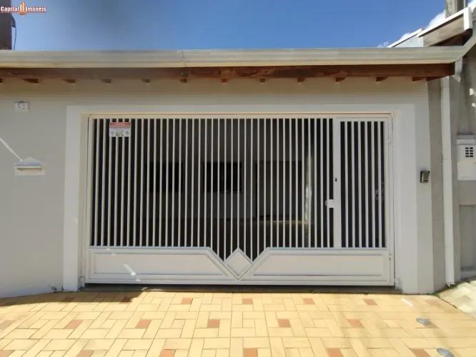 Casa para locação no Jd. Bom Principio: 3 dormitórios sendo 1 suíte, todos com armários e 