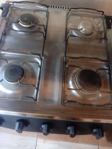 Vendo fogão 4 bocas tudo funcionando