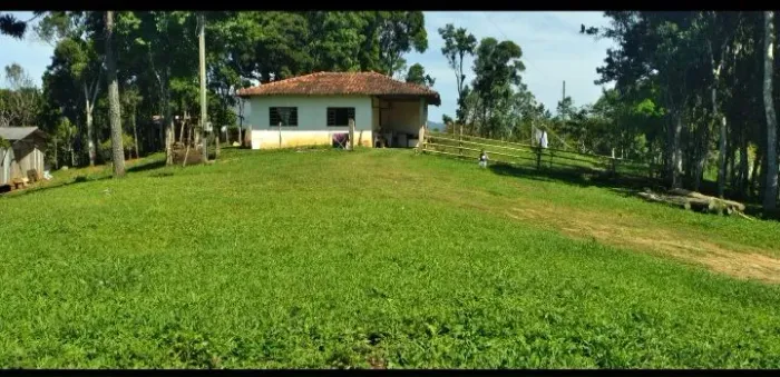 VENDE-SE TERRENO COM CASA - POSTINHO, TIJUCAS DO SUL 
