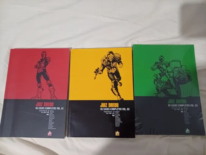 Juiz Dredd - Volumes 1 a 3 - Mythos