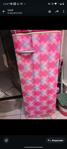 Geladeira retirada de peças