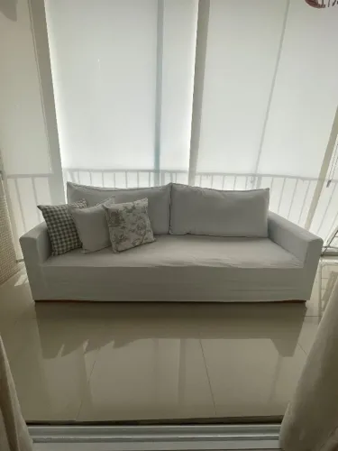 Sofá linho com capa em gorgurão branca